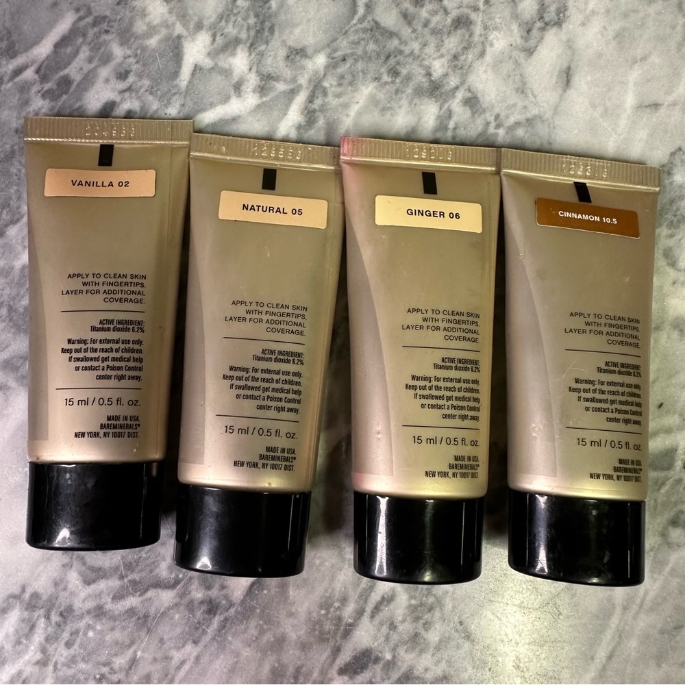 BareMinerals Complexion Rescue Foundation - Picture 2 of 3